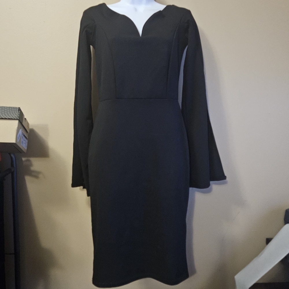 NWT QUIZ Women's Size 6 Black Midi Dress Low Shoulder Split Sleeves